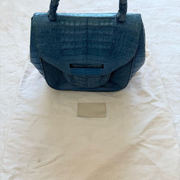 Nancy Gonzalez Flap Pocket Bag Crocodile Medium Retail 2200$ - Picture 10 of 10